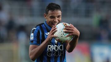 Luis Fernando Muriel celebra su triplete