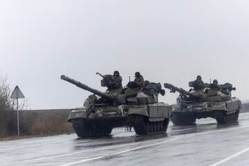 Rusia ha dado comienzo a la guerra con Ucrania iniciando la pasada madrugada una "operación militar especial" en el Donbás. El presidente ruso, Vladímir Putin, ha anunciado la operación y varias ciudades del este ucranio, desde Sloviansk y Kramatorsk a Járkov, a 30 kilómetros de la frontera rusa, fueron agredidas.