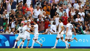 The USA thrashed a poor New Zealand side who failed to get going in Marseille.