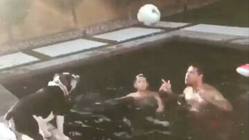 Rimando y su mascota causan furor en redes sociales