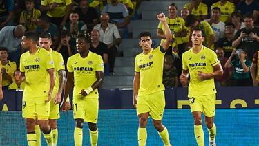 VILLARREAL, SPAIN - AUGUST 18: Gerard Moreno of Villarreal CF celebrates after scoring his teams fourth goal during the UEFA Europa Conference League 2022/23 Play-Off First Leg match between Villarreal CF and Hajduk Split at Estadio de la Ceramica on August 18, 2022 in Villarreal, Spain. (Photo by Maria Jose Segovia/DeFodi Images via Getty Images)