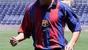 <b>FRACASÓ EN SU DEBUT.</B> Geovanni Deiberson no ha triunfado en el Barcelona durante su primera temporada y la lógica apunta a que él debería ser el cedido con la llegada de Riquelme. Pero...