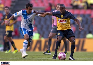 SOCCER/FUTBOL

APERTURA 2011

JORNADA 16: AMERICA VS PUEBLA

Action photo of Christian Benitez of America (R), during week16 game of the Apertura 2011./Foto de accion de Christian Banitez de America (D), durante juego de la semana16 del Apertura 2011. 30 October 2011. MEXSPORT/OSVALDO AGUILAR