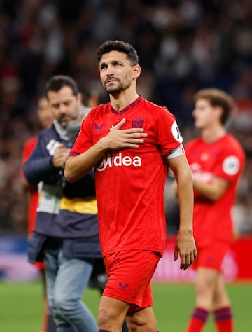 Jesús Navas muy emocionado al finalizar el encuentro. 