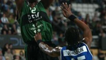 <strong>SIN PROBLEMAS.</strong> El DKV Joventut ganó (77-56) a un Swans Gmunden que herido por los treinta puntos de diferencia que los verdinegros le endosaron en la ida.