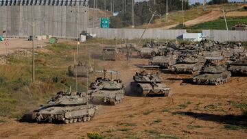 Israeli tanks manoeuvre on their way to Gaza, amid the ongoing conflict between Israel and the Palestinian Islamist group Hamas, near the Israel-Gaza border, in Israel, April 10, 2024. REUTERS/Amir Cohen       TPX IMAGES OF THE DAY