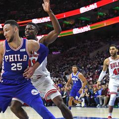 Victoria y espectacular triple-doble de Simmons: 19+17+14