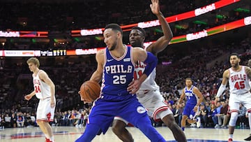 Jan 24, 2018; Philadelphia, PA, USA; Philadelphia 76ers guard Ben Simmons (25) drives to the basket against Chicago Bulls guard David Nwaba (11) during the second quarter at Wells Fargo Center. Mandatory Credit: Eric Hartline-USA TODAY Sports