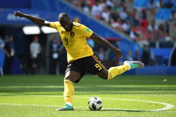 Romelu Lukaku recibió el pase de Hazard y con un tiro raso y cruzado con zurda batió al portero tunecino.