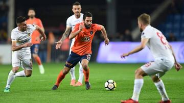 Arda Turan con el Basaksehir.