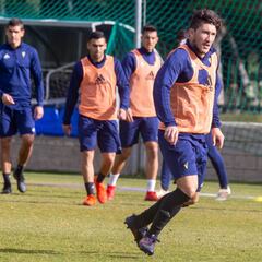 El 'Pacha' Espino ya entrena con el Cádiz, su nuevo equipo