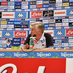 De Laurentiis y Ancelotti siguen creyendo en James Rodríguez