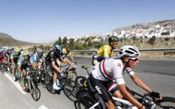 Froome y Contador durante la quinta etapa de La Vuelta Ciclista a España 2014 en su 69 edición, de 183,3 kilómetros, que ha comenzado en el municipio cordobés de Priego de Córdoba y termina en la localidad malagueña de Ronda. 
