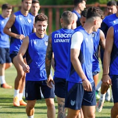 Bardhi está a un paso del Olympiacos