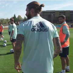 Los internacionales osaron retar a Ramos a un duelo de faltas: hay una de Ceballos colosal