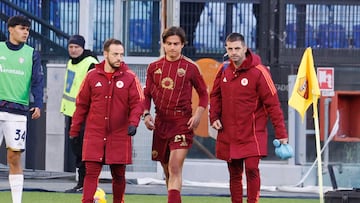 Paulo Dybala abandona el campo en el encuentro entre la Roma y el Cagliari.