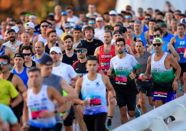 Más de 33.000 corredores participaron en la 43ª edición de la maratón de Valencia.
