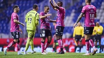 Anderson Duarte, Hugo Gonzalez, Jefferson Intriago, Samir Caetano, Lucas Merolla of Mazatlan during the 4th round match between Puebla and Mazatlan FC as part of the Liga BBVA MX, Torneo Clausura 2025 at Cuauhtemoc Stadium, on January 28, 2025 in Puebla Mexico.
