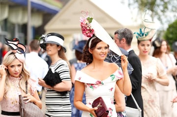 Ascot vuelve lleno de looks extravagantes y mucho glamour