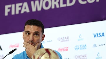 Doha (Qatar), 12/12/2022.- Head coach of Argentina Lionel Scaloni during a press conference at the Qatar National Convention Center (QNCC) in Doha, Qatar, 12 December 2022. Argentina will face Croatia in their FIFA World Cup 2022 semi final soccer match on 13 December 2022. (Mundial de Fútbol, Croacia, Catar) EFE/EPA/TOLGA BOZOGLU