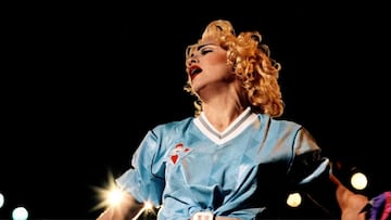 Madonna, con la camiseta del Celta, durante el concierto que ofreció en Balaídos en 1990.