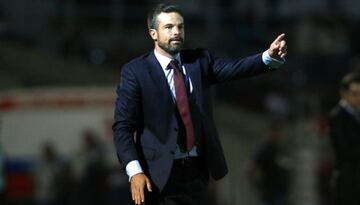 Uno de los entrenadores mexicanos llamados a ser el futuro del banquillo en nuestro país. Destacó con Lobos BUAP, pero no pudo hacer lo mismo con Gallos. Actualmente es analista
