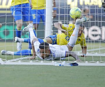 0-1. Mariano marca el primer gol.