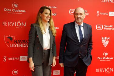 Rafael Louzán y su acompañante. 
 