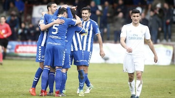 Los jugadores del Talavera celebran un gol contra el Madrid Castilla.