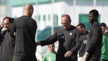 <b>TRABAJO. </b>Mel preparará con mimo durante toda esta semana el encuentro en Vallecas.