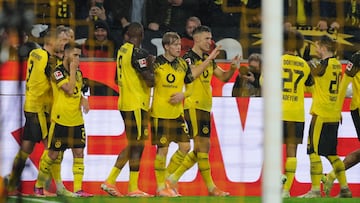 Los jugadores del Borussia Dortmund celebran un gol en la Bundesliga.