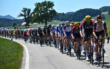 El pelotón durante la novena etapa del Tour de Francia 2022.