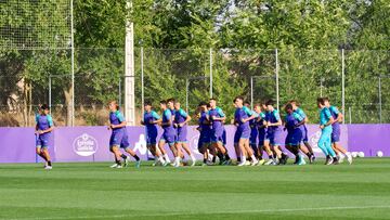 Valladolid 1/8/2025. Entrenamiento Real Valladolid. Aldama dirige el entrenamiento matutino con la incorporación de Bueno y Marco André a la disciplina blanquivioleta. Photogenic/Miguel Ángel Santos