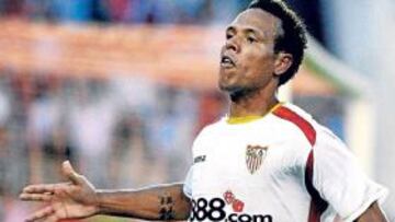<b>VUELTA TRIUNFAL. </b>Luis Fabiano estará mañana en Sevilla y podrá jugar ante el Zaragoza.