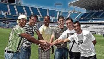 <b>UNA PIÑA. </b>Eliseu, Weligton, Hélder, Hidalgo, Carpintero y Raúl Gaitán posaron para AS en La Rosaleda ayer.