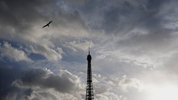 In the French capital, the Trocadéro Square is not the only place where you can take a good look at this iconic monument.