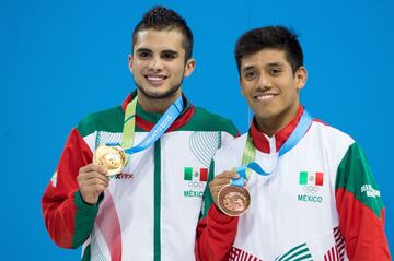 Con México llegó a ganar varias medallas en competencias internacionales, sin embargo al no entrar en los planes del equipo de clavados mexicano decidió emigrar