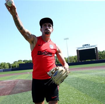 Los jugadores del conjunto colchonero Koke, Savic, Morata, Adán y Hermoso han disfrutado de un día béisbol en el campo principal de la Dallas Baptist University.