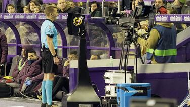 08/02/20 PARTIDO PRIMERA DIVISION
VALLADOLID - VILLARREAL
PRIMER GOL EMPATE GERARD MORENO 1-0
REVISION VAR ARBITRO HERNANDEZ HERNANDEZ