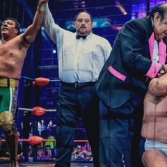 Negro Casas perdió la cabellera en el 86 aniversario del CMLL