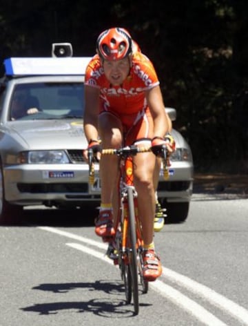 Alessio Galletti sufrió un ataque al corazón mientras ascendía al Alto de Manzaneda en Asturias, durante la disputa de la Subida al Naranco en 2005. 