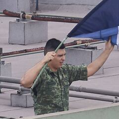 Pizarro y Layún buscan a soldado que ondeó bandera de Rayados