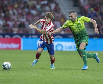 Una de las joyas de la Academia, con 19 años. Debutó contra el Eibar y tuvo minutos también en Copa. En total ha entrado en diez convocatorias. Futbolista de enorme calidad, Roro está brillando en el B y en la Youth League y ya tiene pretendientes de toda Europa. El Atlético quiere renovarlo.