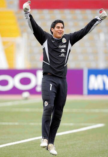 Equipo en ese entonces : Guadalajara
Equipo actual: Retirado