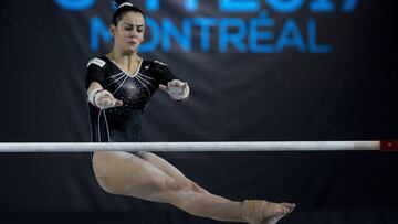 Ana P&eacute;rez de Espa&ntilde;a compite en la categor&iacute;a femenina de barras asim&eacute;tricas durante el Campeonato Mundial de Gimnasia Art&iacute;stica de 2017 de la Federaci&oacute;n Internacional de Gimnasia (FIG) en Montreal (Canad&aacute;).