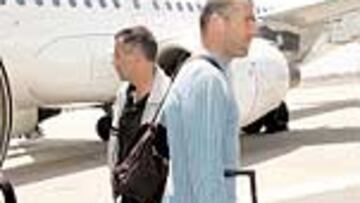 <b>CONFIADO.</B> Zidane llegó a Oporto con ganas de lograr la Eurocopa.