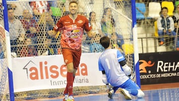 Pito celebra un gol ante el Palma Futsal.