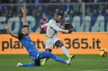 Inter Milan's Keita Balde shoots