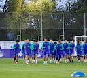 El Real Valladolid vuelve al trabajo en fiesta y a puerta abierta