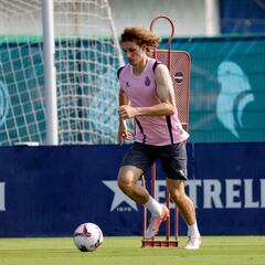 Král y Cardona piden paso a Manolo González